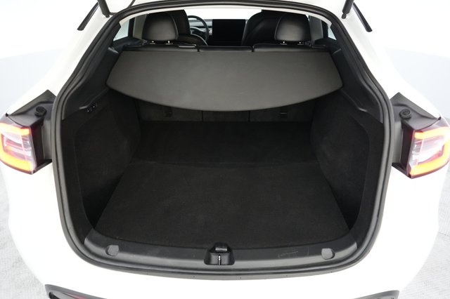2023 Tesla Model Y — photo 6 of 21