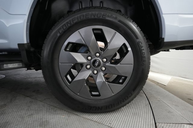 2022 Ford F-150 Lightning — photo 7 of 15