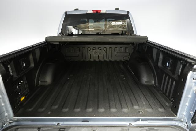 2022 Ford F-150 Lightning — photo 6 of 15