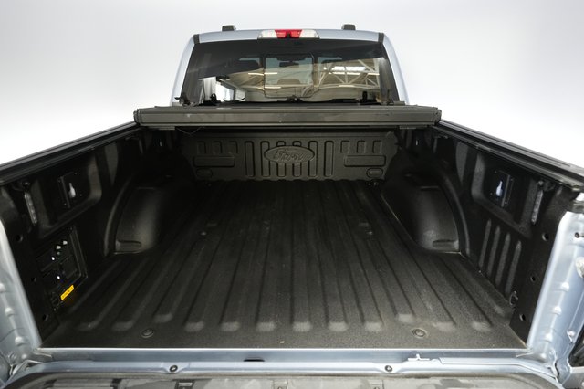 2022 Ford F-150 Lightning — photo 6 of 15