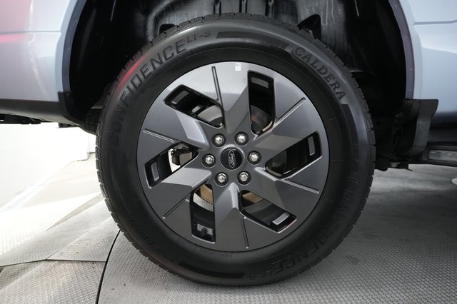 2022 Ford F-150 Lightning — photo 11 of 15