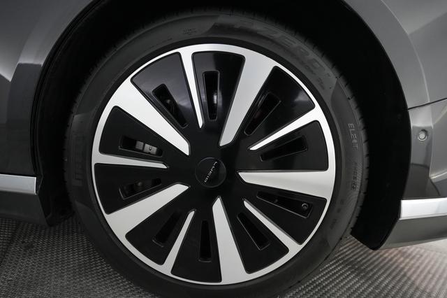 2023 Lucid Air — photo 7 of 21