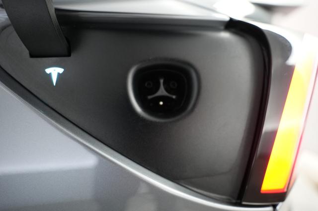2024 Tesla Model 3 — photo 8 of 21