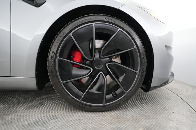 2024 Tesla Model 3 — photo 16 of 21