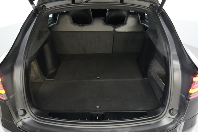 2025 Tesla Model X — photo 6 of 21