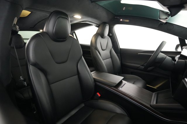 2025 Tesla Model X — photo 18 of 21