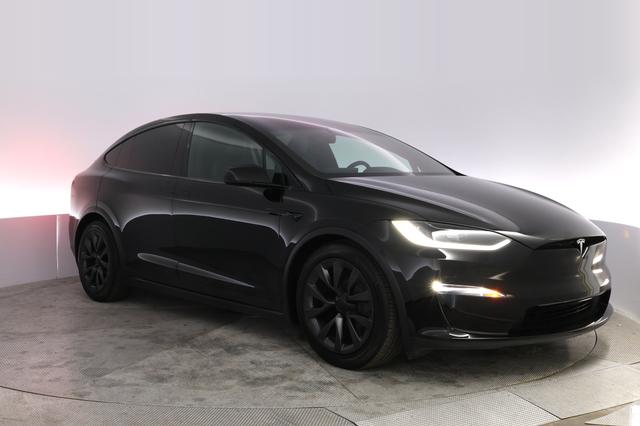 2025 Tesla Model X — photo 10 of 21