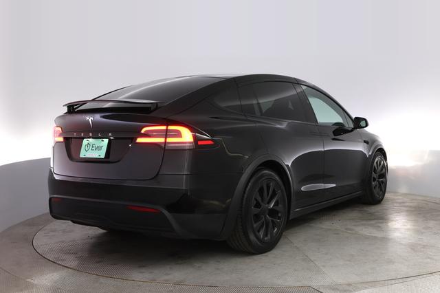 2025 Tesla Model X — photo 2 of 21