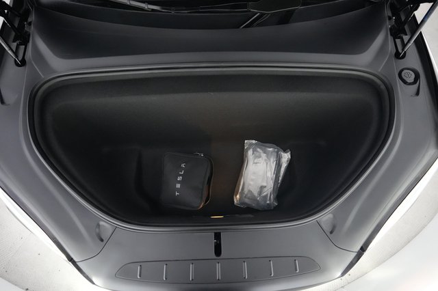 2025 Tesla Model X — photo 20 of 21