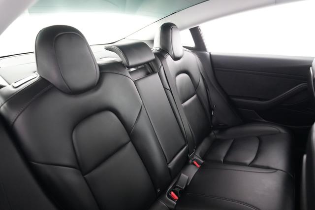 2020 Tesla Model 3 — photo 4 of 24