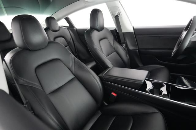 2020 Tesla Model 3 — photo 3 of 24