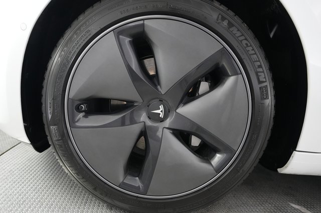 2020 Tesla Model 3 — photo 15 of 24