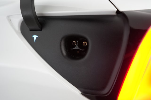 2020 Tesla Model 3 — photo 8 of 24