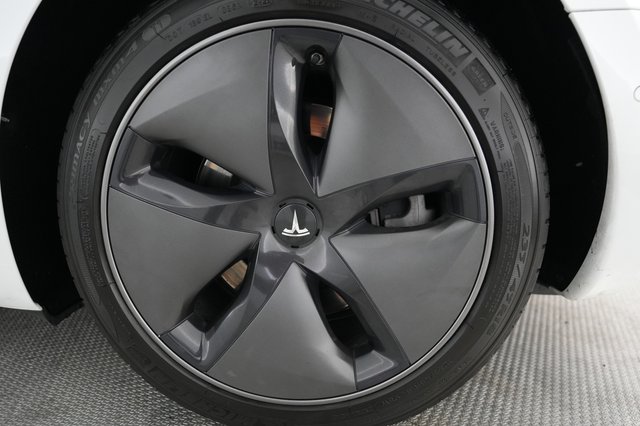 2020 Tesla Model 3 — photo 7 of 24