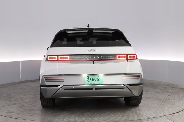 2024 Hyundai IONIQ 5 — photo 12 of 21