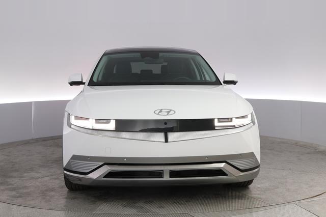 2024 Hyundai IONIQ 5 — photo 9 of 21