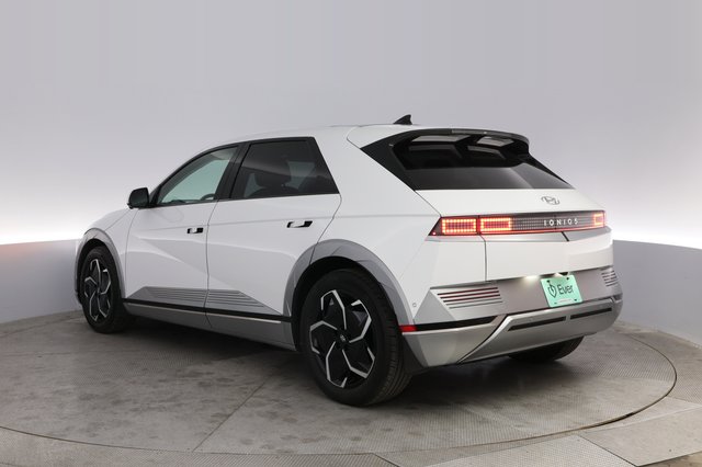 2024 Hyundai IONIQ 5 — photo 13 of 21