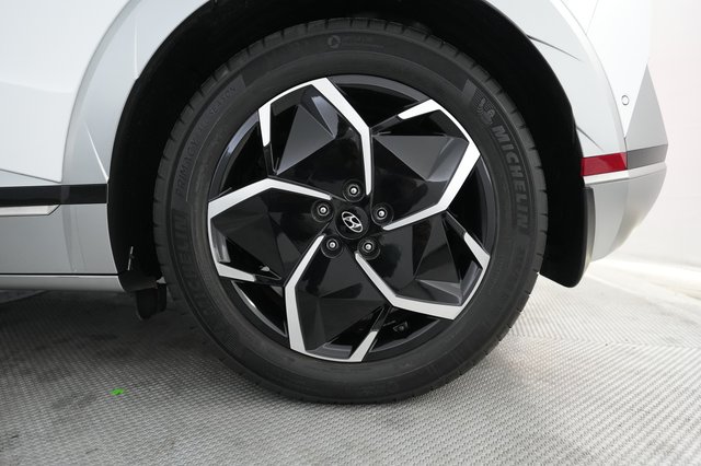 2024 Hyundai IONIQ 5 — photo 7 of 21