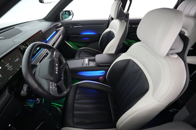 2024 Kia EV9 — photo 3 of 21