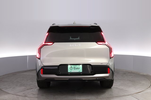 2024 Kia EV9 — photo 12 of 21