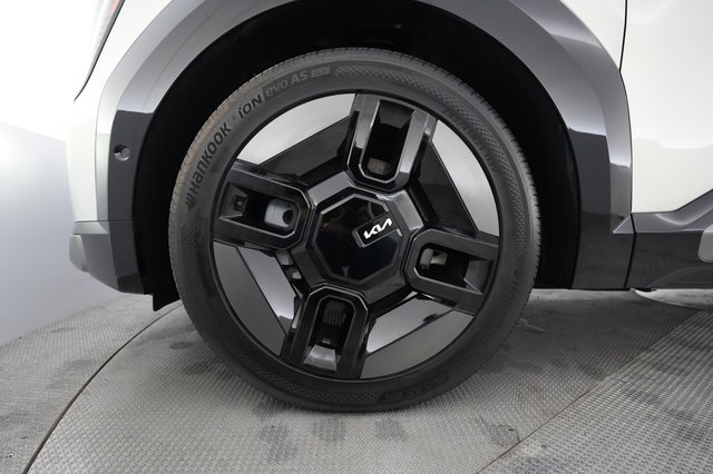 2024 Kia EV9 — photo 17 of 21