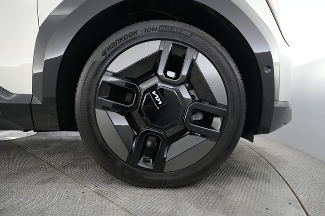 2024 Kia EV9 — photo 15 of 21