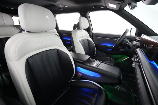 2024 Kia EV9 — photo 18 of 21