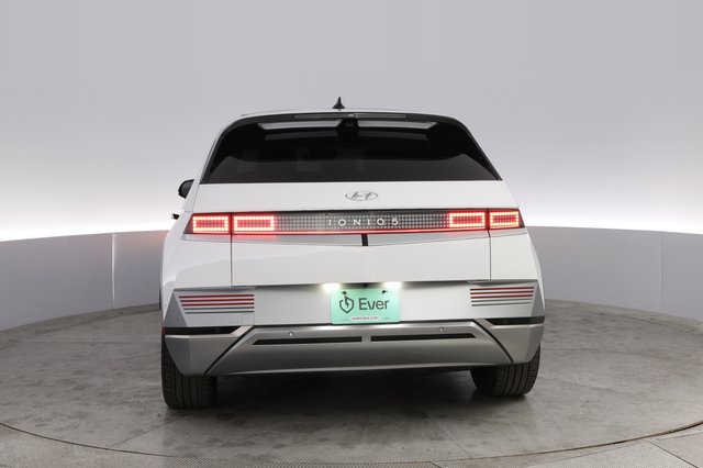 2024 Hyundai IONIQ 5 — photo 12 of 24