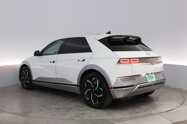 2024 Hyundai IONIQ 5 — photo 13 of 24