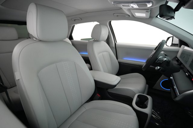 2024 Hyundai IONIQ 5 — photo 18 of 24