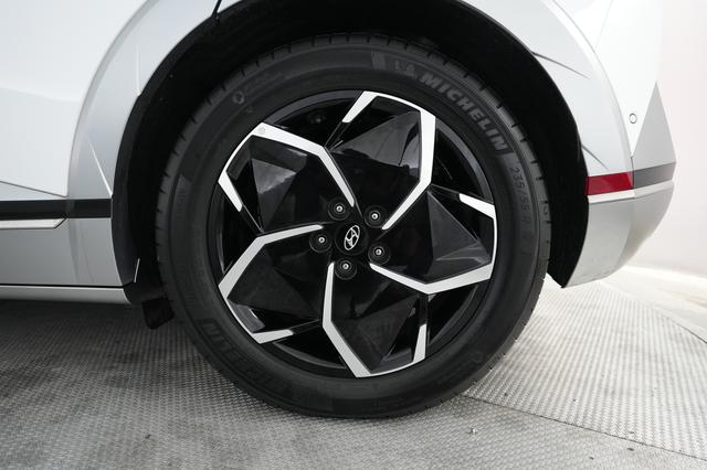 2024 Hyundai IONIQ 5 — photo 7 of 24