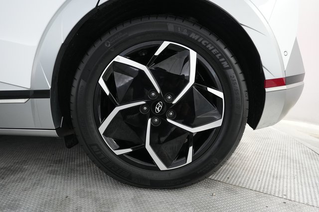 2024 Hyundai IONIQ 5 — photo 7 of 24