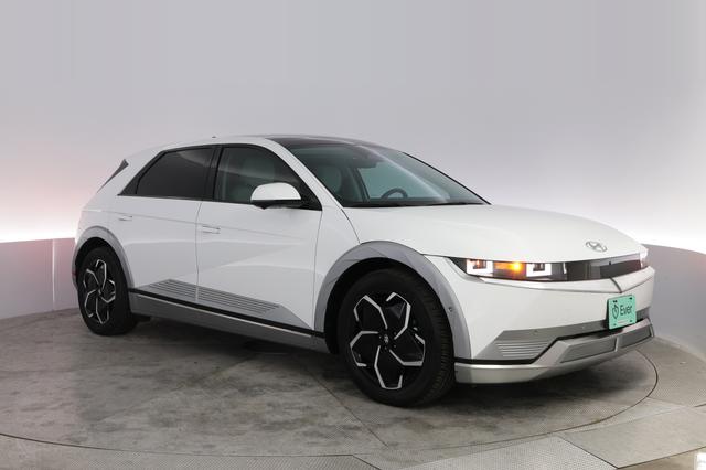 2024 Hyundai IONIQ 5 — photo 10 of 24