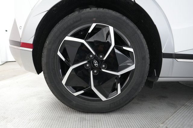 2024 Hyundai IONIQ 5 — photo 17 of 24