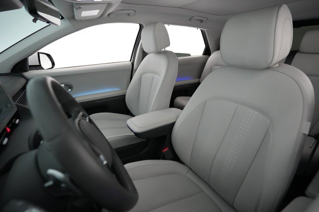 2024 Hyundai IONIQ 5 — photo 3 of 24