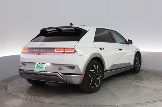 2024 Hyundai IONIQ 5 — photo 2 of 24