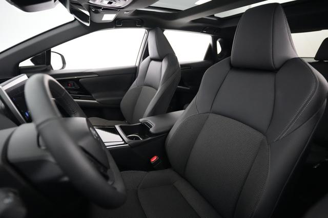 2025 Toyota bZ4X — photo 3 of 20