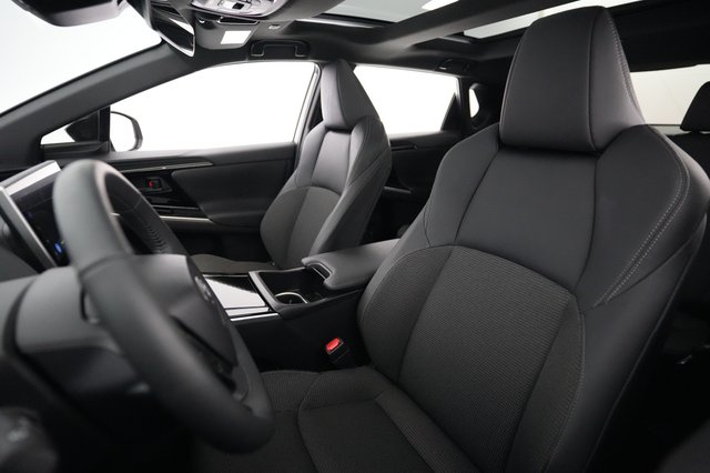 2025 Toyota bZ4X — photo 3 of 20