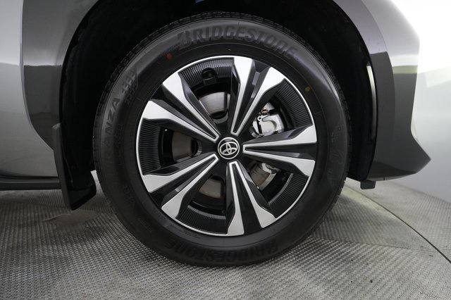 2025 Toyota bZ4X — photo 16 of 20