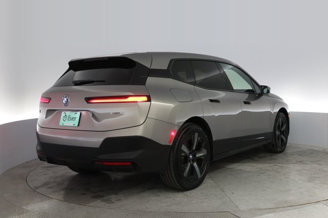 2022 BMW iX — photo 2 of 20