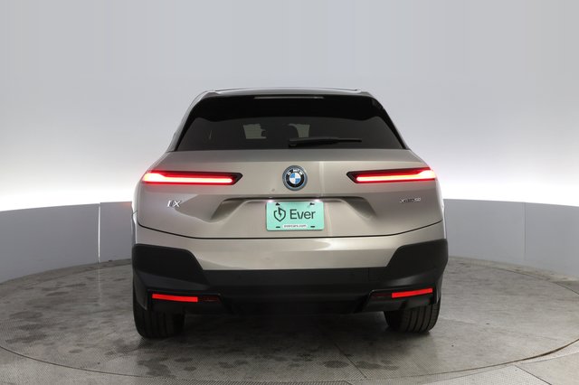 2022 BMW iX — photo 12 of 20