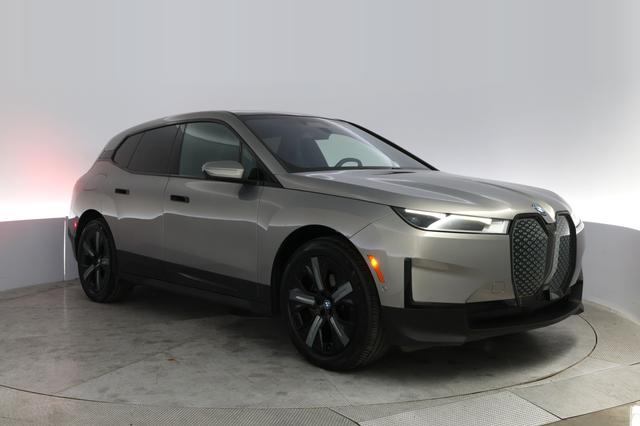 2022 BMW iX — photo 10 of 20