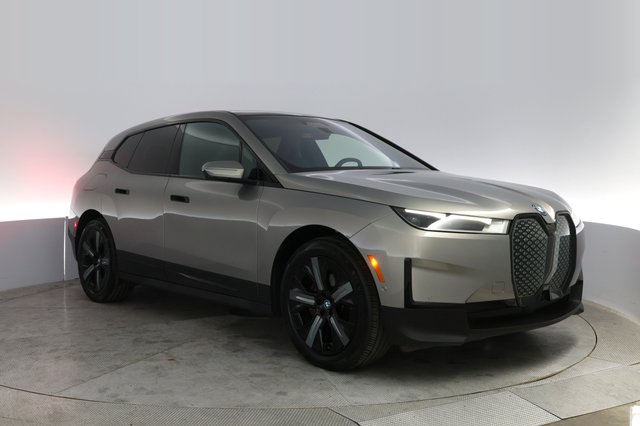 2022 BMW iX — photo 10 of 20