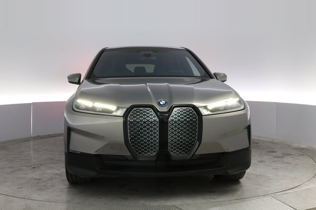 2022 BMW iX — photo 9 of 20