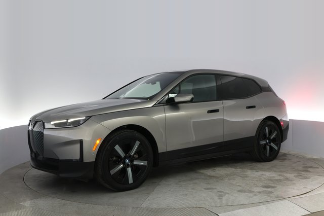 2022 BMW iX — photo 14 of 20