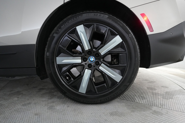 2022 BMW iX