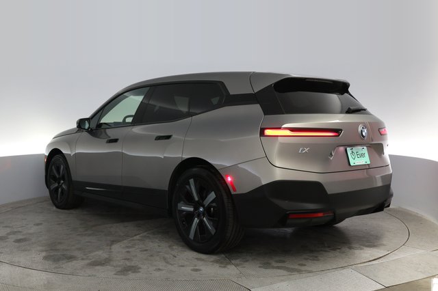 2022 BMW iX — photo 13 of 20