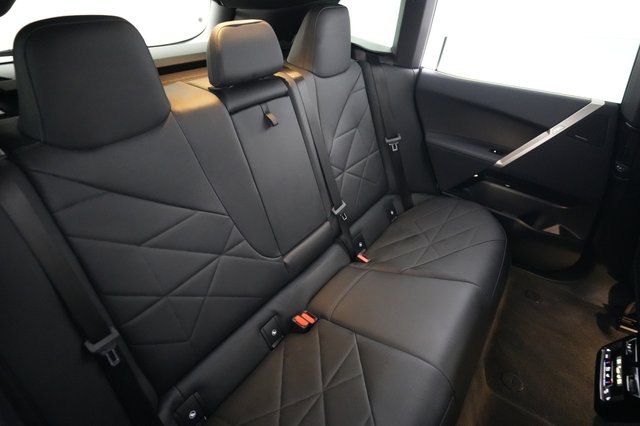 2022 BMW iX — photo 4 of 20