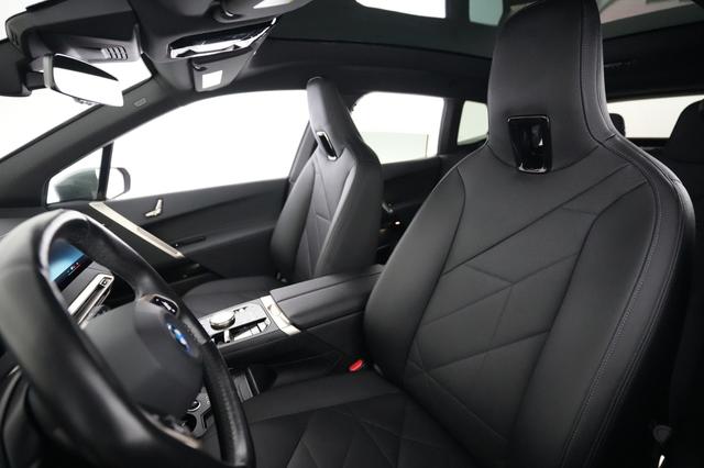 2022 BMW iX — photo 3 of 20