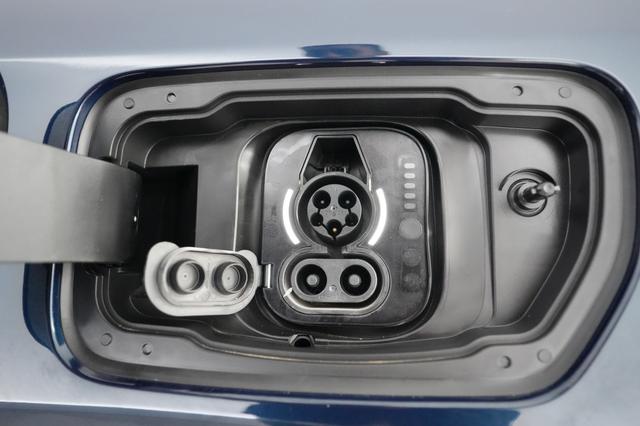 2024 Jeep Wagoneer S — photo 8 of 20